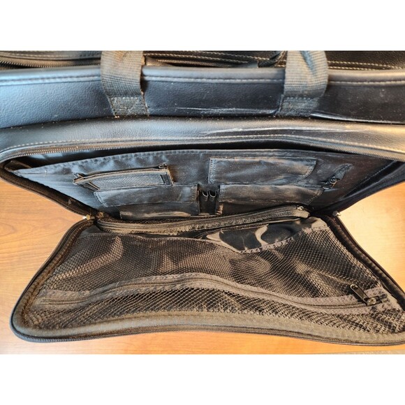 Targus Black Faux Leather 18X15X6 Travel Laptop Bag ~ No Strap - Picture 12 of 16